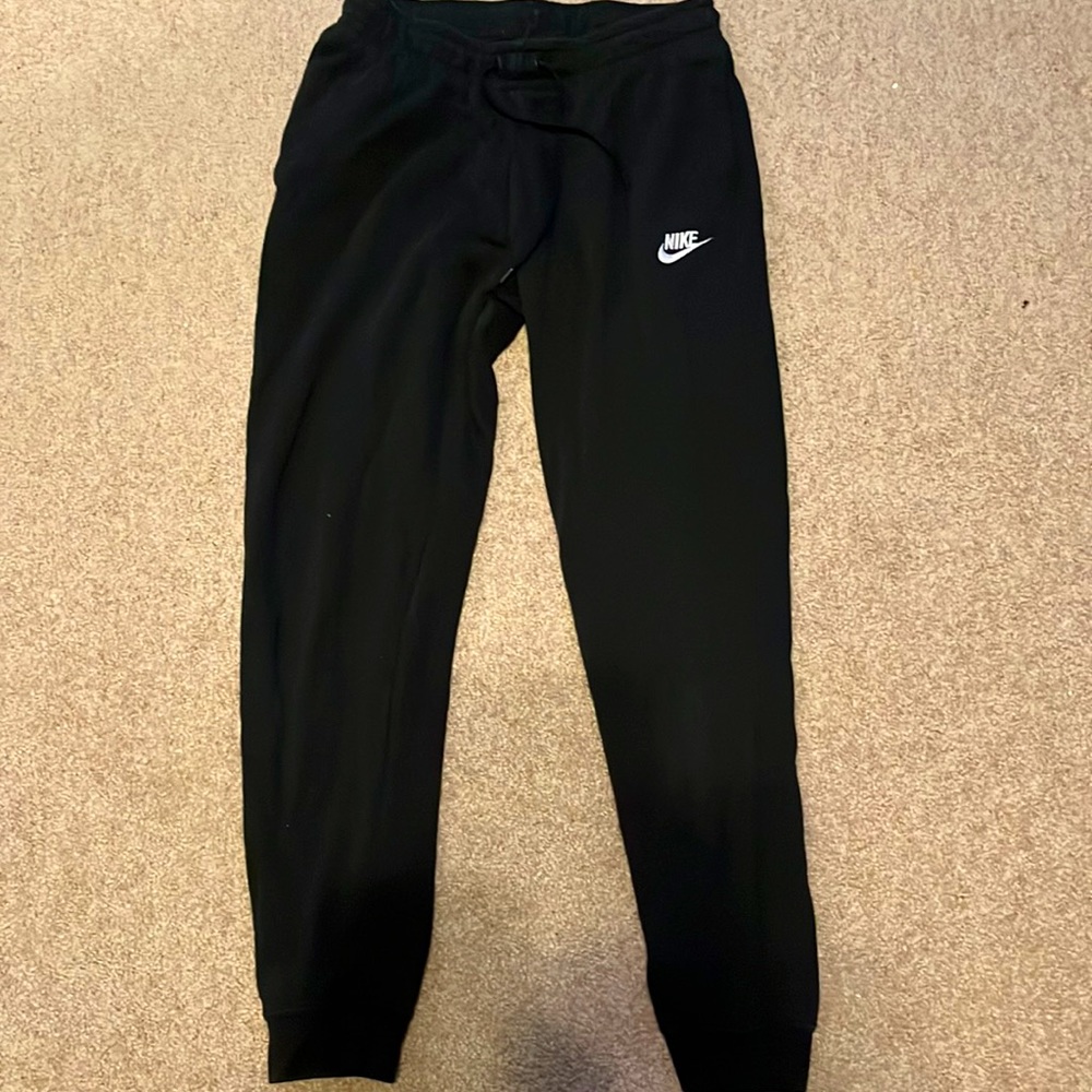 Nike sweatpants size small… barely worn